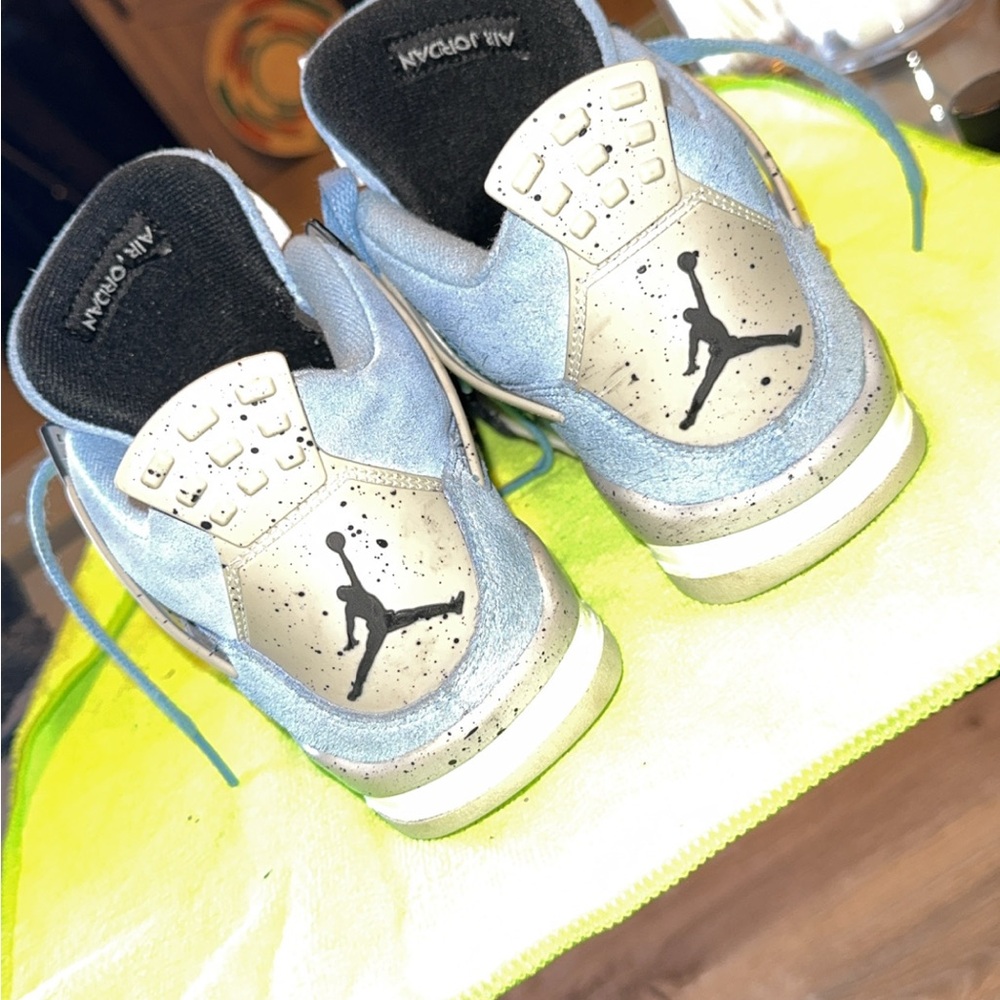 Jordan Kids Sneakers in Light Blue and Gray - Picture 4 of 4